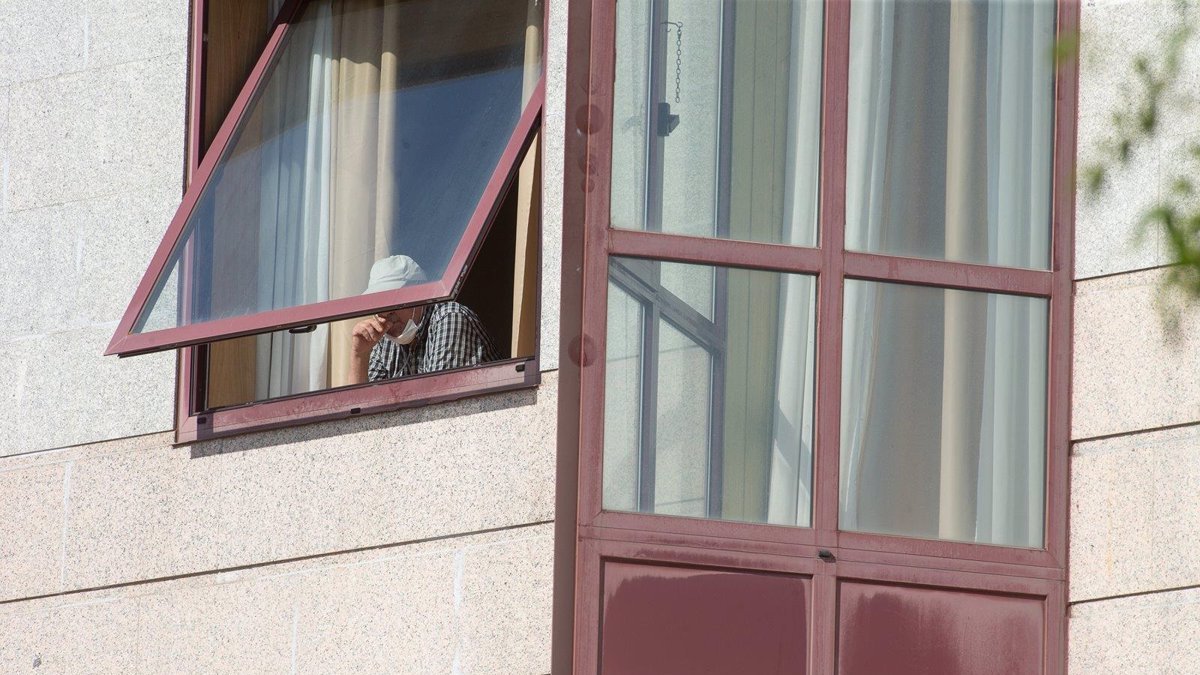 Las residencias de ancianos ven aumentar sus positivos.