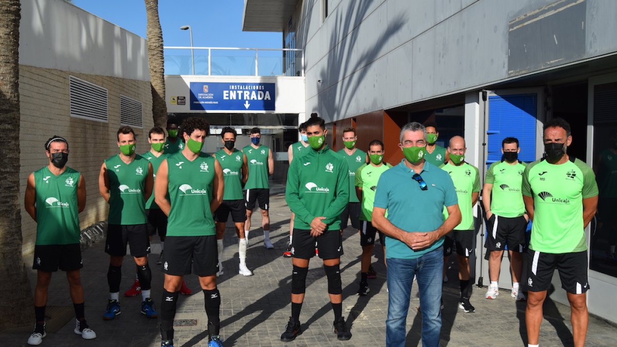 Reunión del presidente de Unicaja Almería con la plantilla.