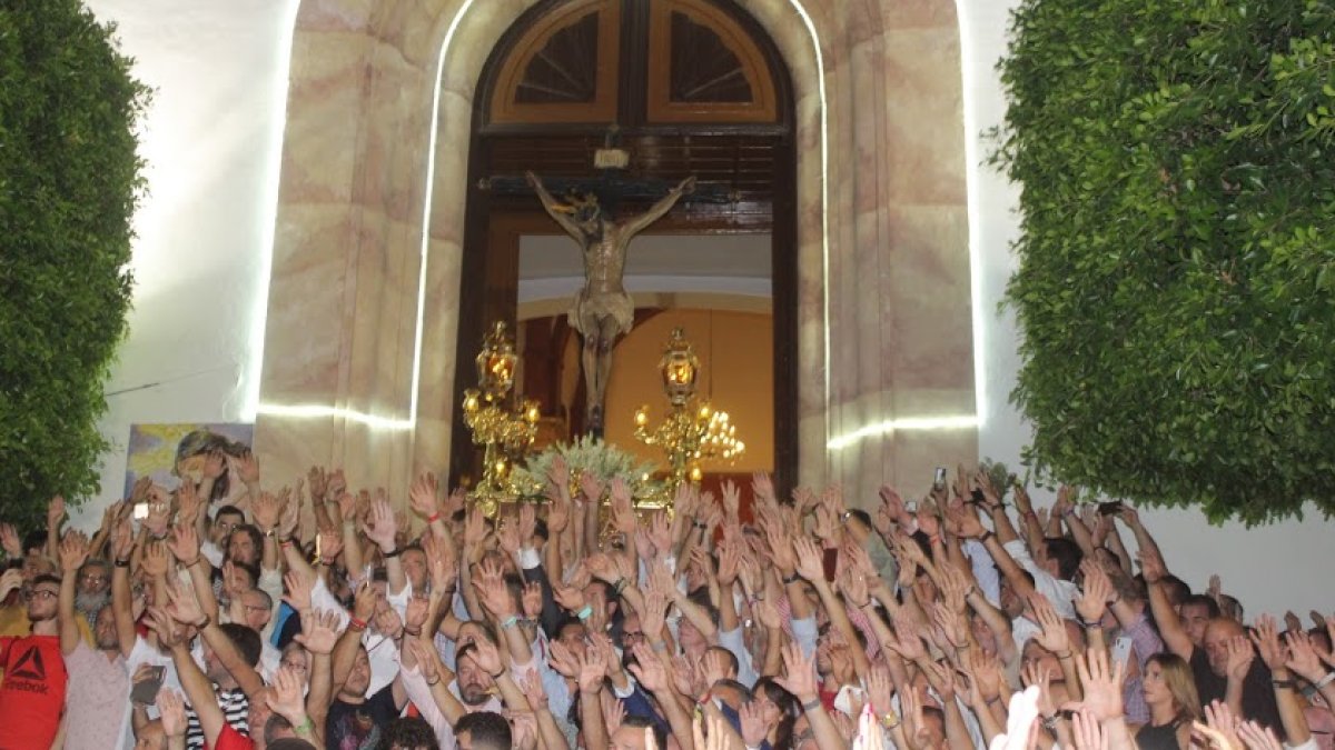 Salida del Santísimo Cristo de La Luz.