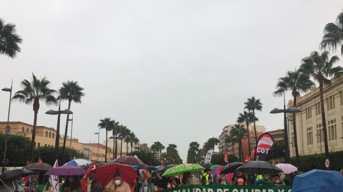 Algunos de los manifestante este viernes en la Rambla.