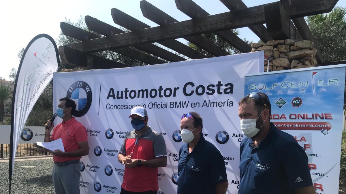 El podio con los vencedores del gran torneo.