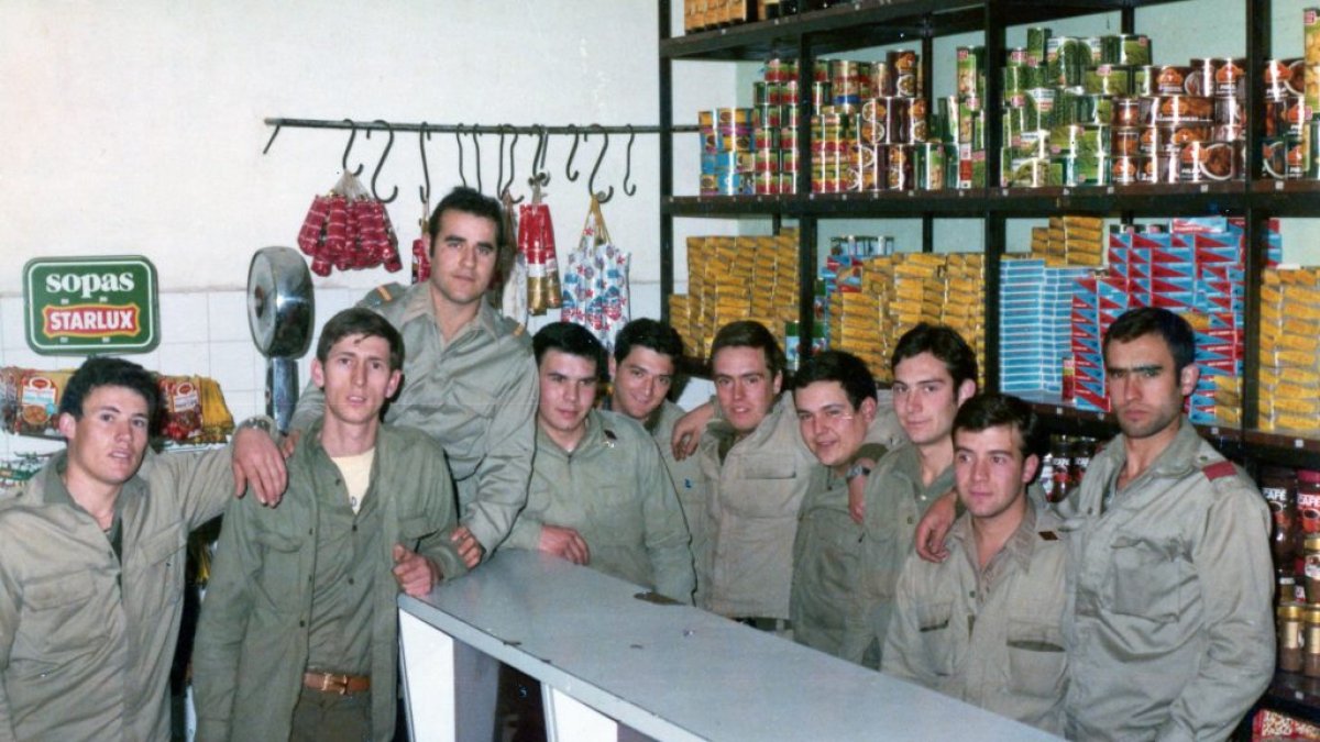 Economato de Viator en los años ochenta.