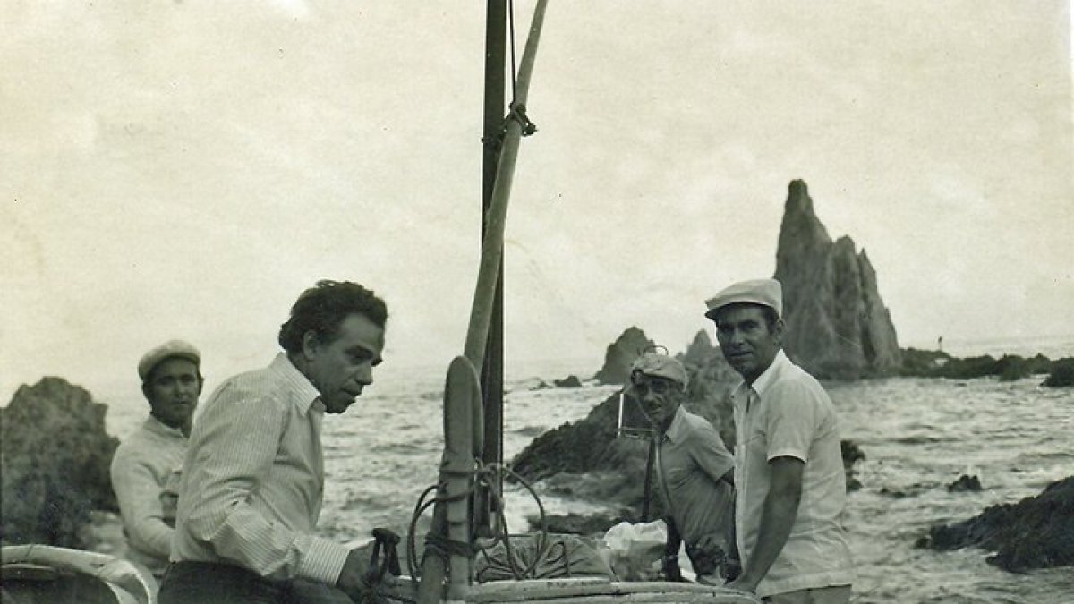 Juan Maldonado cogía la barca y se iba a navegar en sus ratos libres.