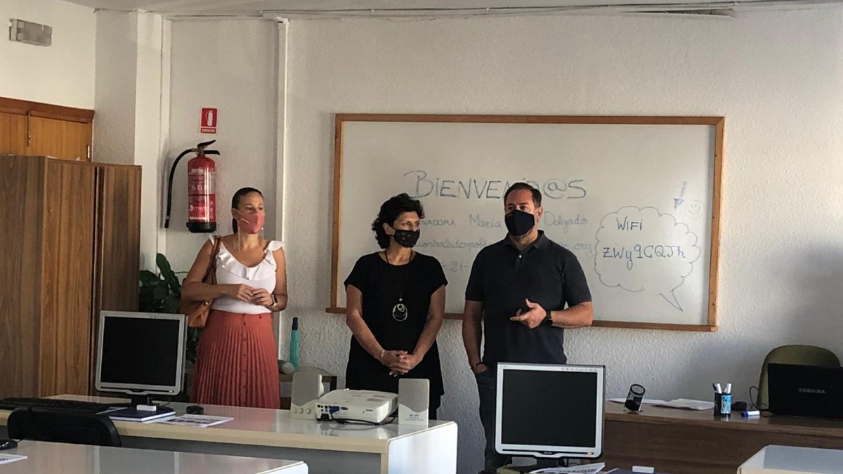 Inauguración del curso \'Formación para Emprender\' en la localidad.