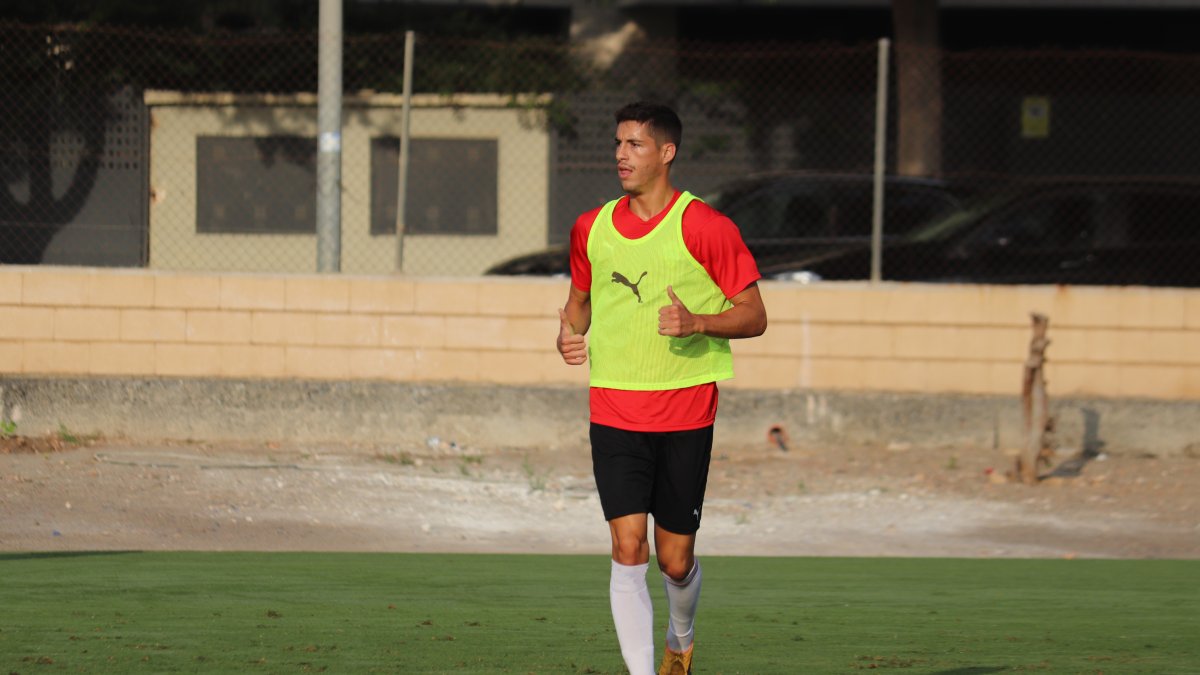 Cerpa en el entrenamiento del Almería B en la Vega.