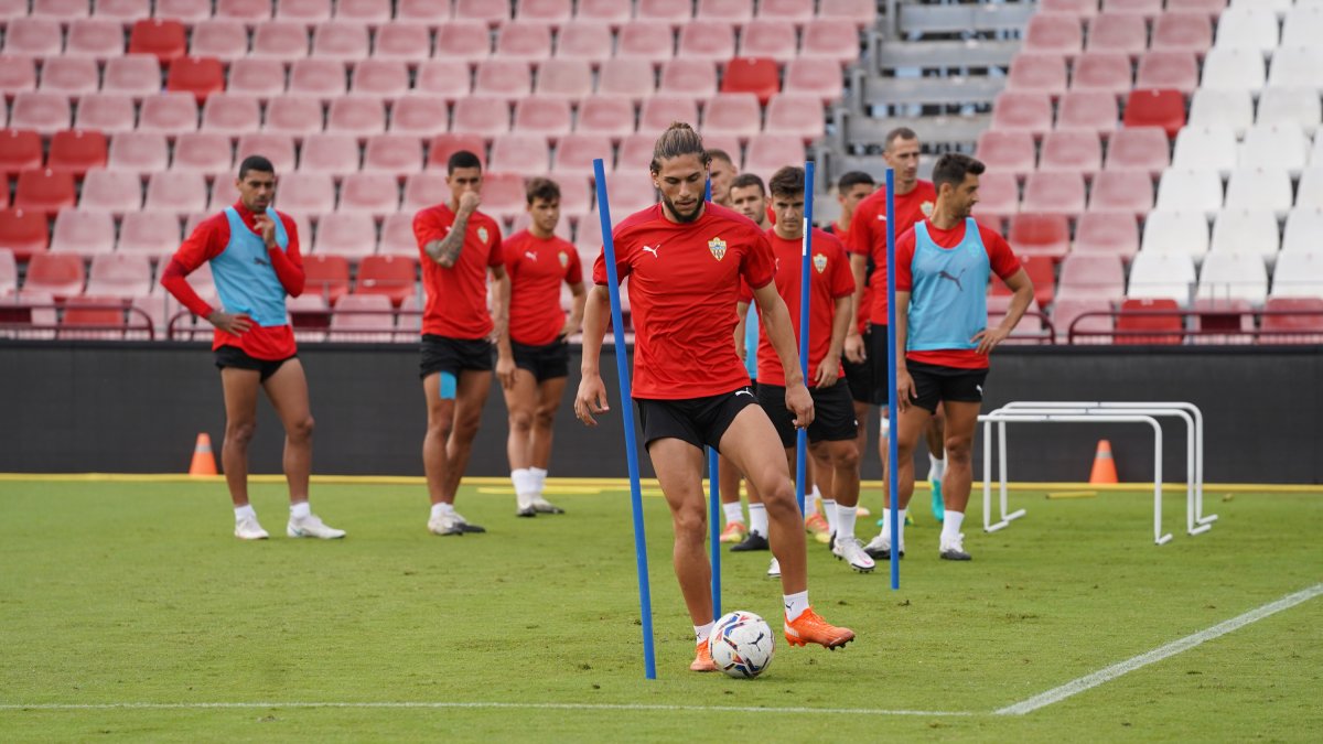 Pedro Mendes en el entrenamiento de este jueves.