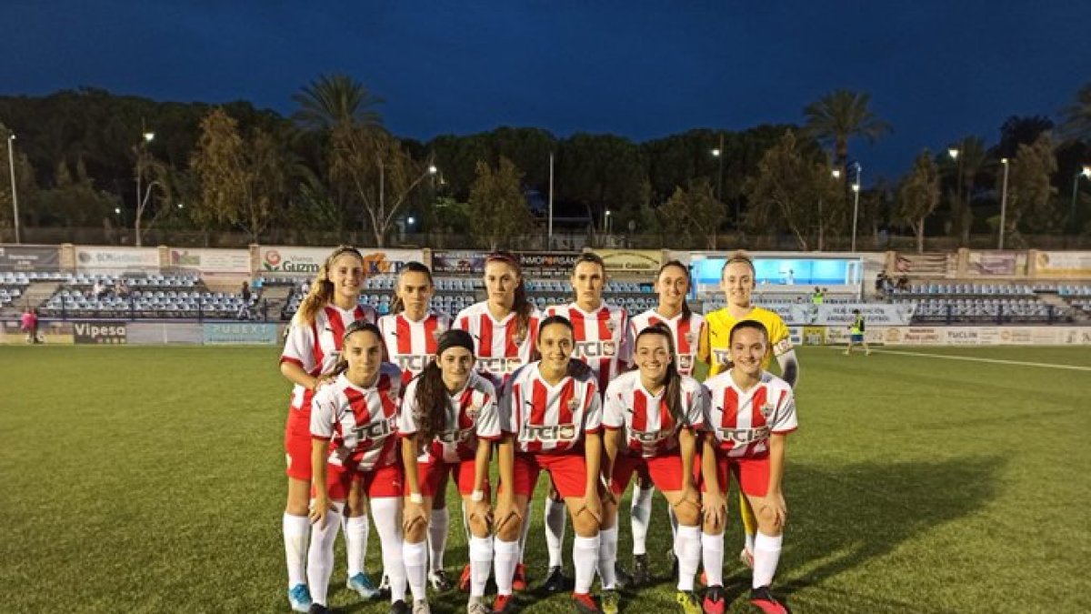 El once del Almería que se enfrentó al Granada.