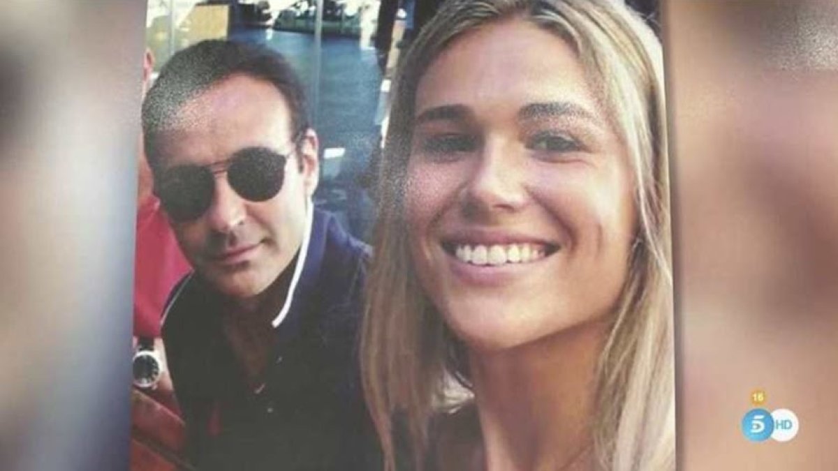Imagen publicada por Telecinco de Enrique Ponce y Ana Soria.