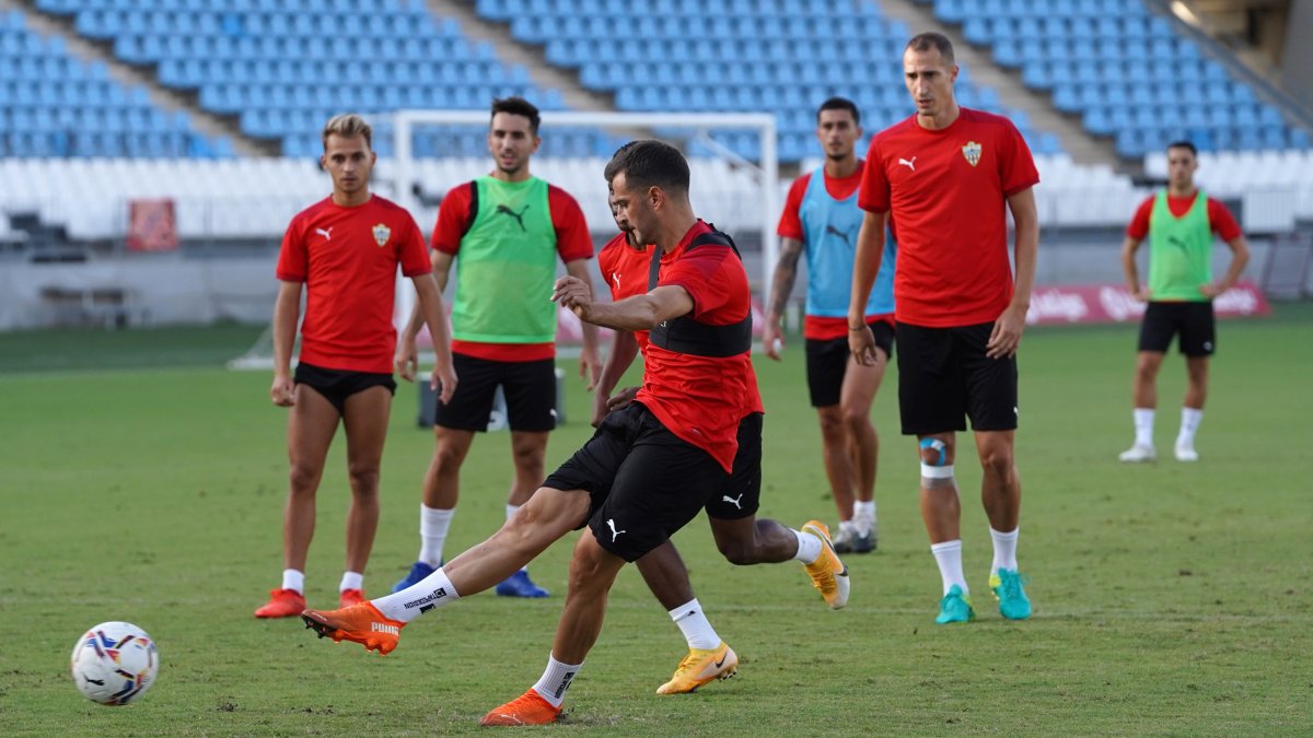 El Almería viaja a Lugo con 22 futbolista.