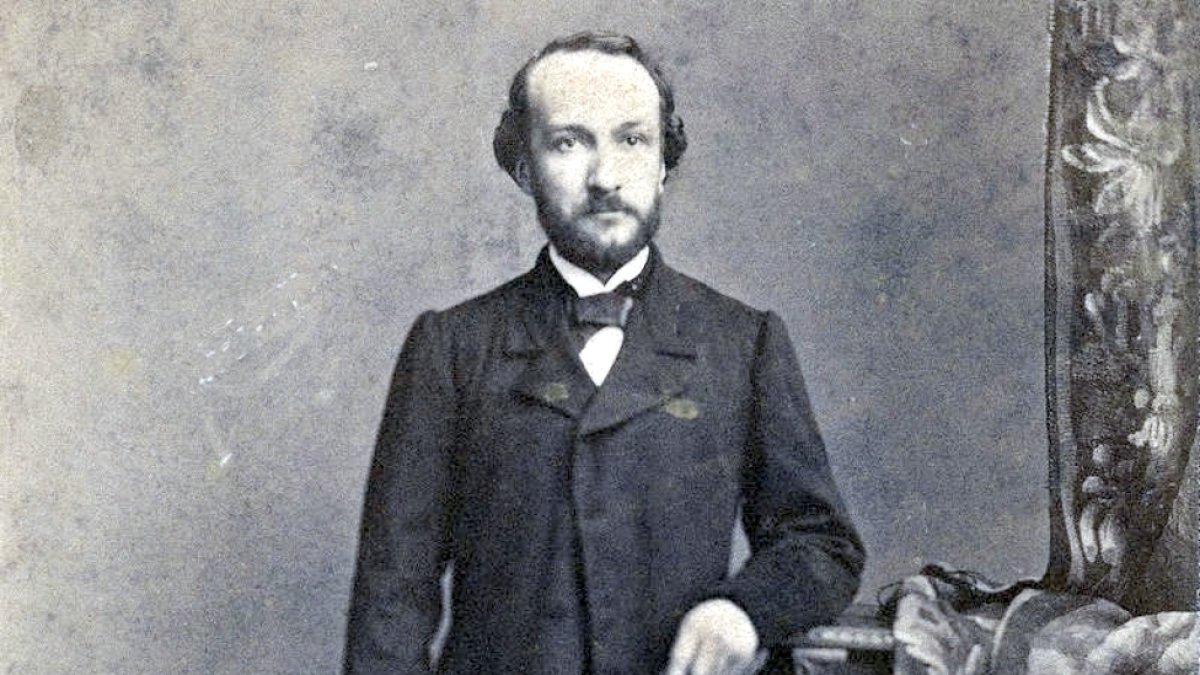 Francisco Salmerón y alonso retratado en el estudio del fotógrafo J.Laurent.