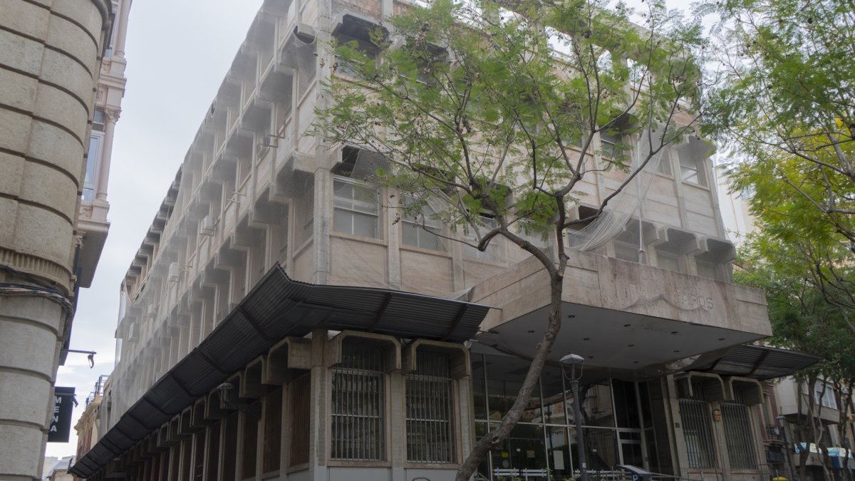 Edificio de Correos en el Centro de la ciudad de Almería.