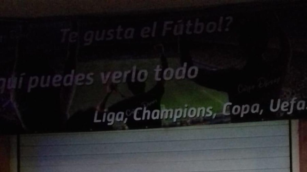 Uno de los locales cerrados por la Policía Local.