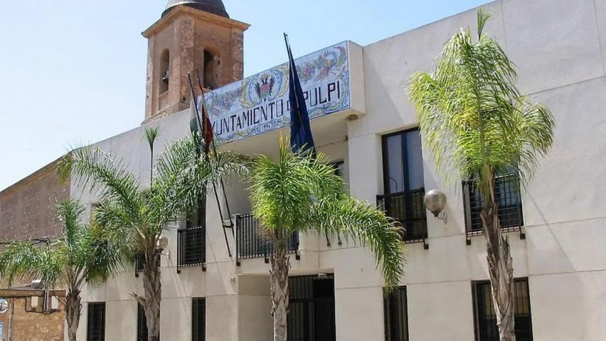 Fachada del Ayuntamiento de Pulpí.
