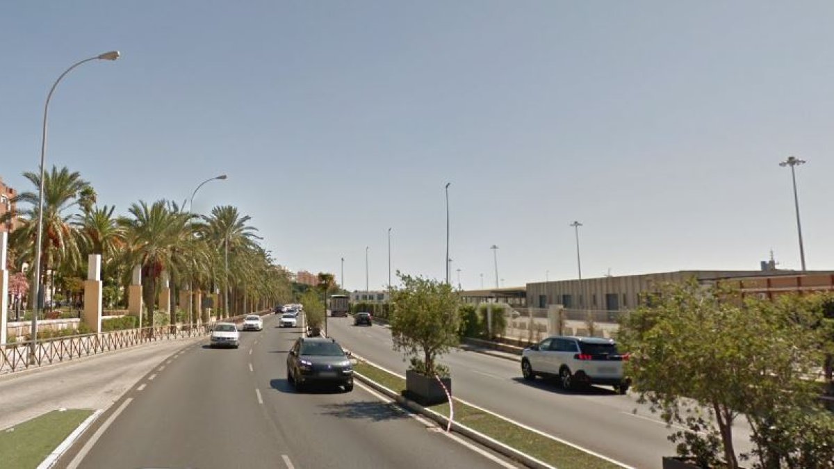 La carretera de entrada a Almería por el puerto, lugar del suceso.