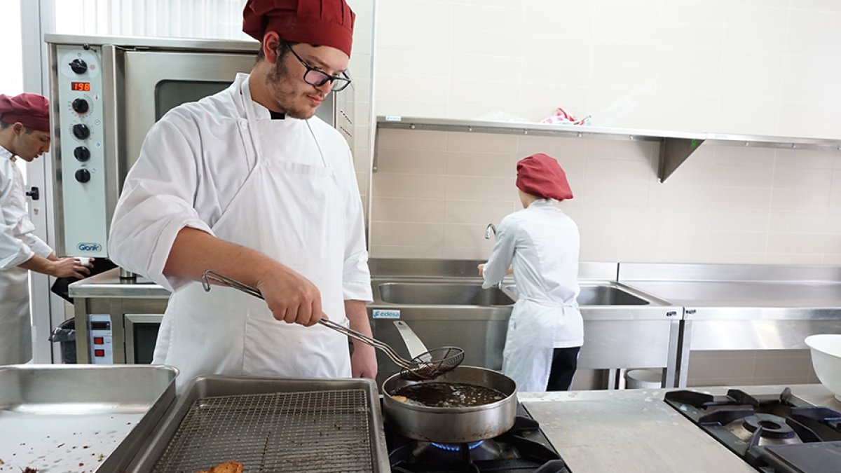 En total se han ofertado 6.000 plazas de 33 cualificaciones de diferentes familias profesionales.