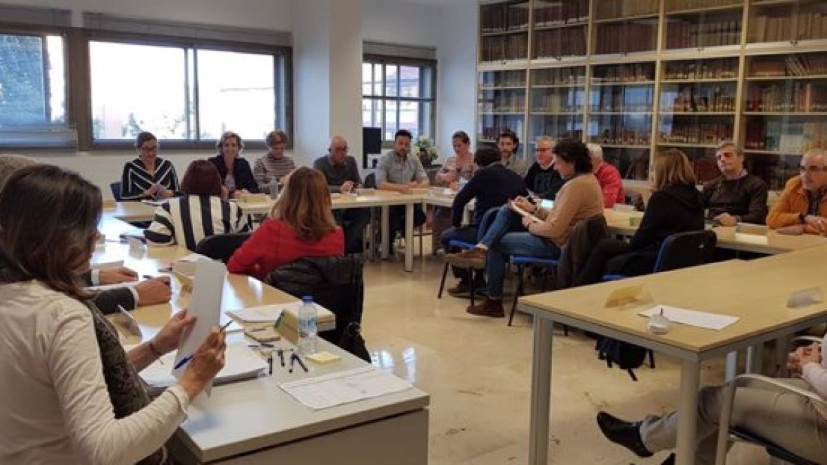 Educación aplaza el procedimiento de elección de los consejos escolares.