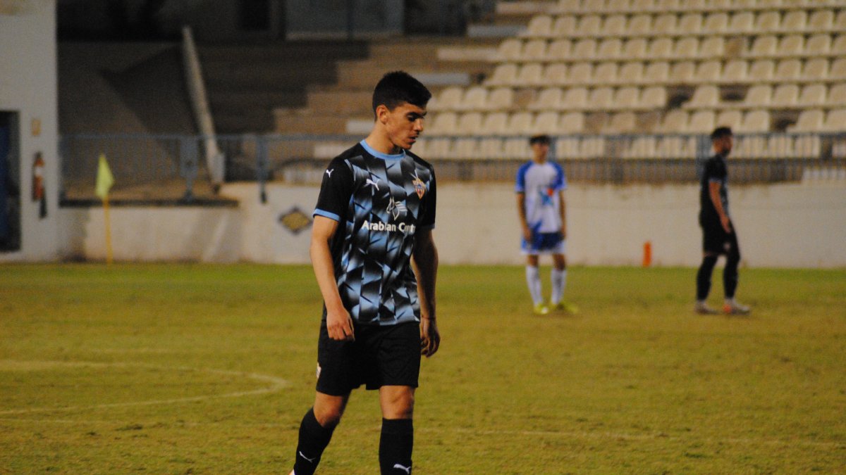 Juanma Gutiérrez en el partido amistoso Motril-Almería.