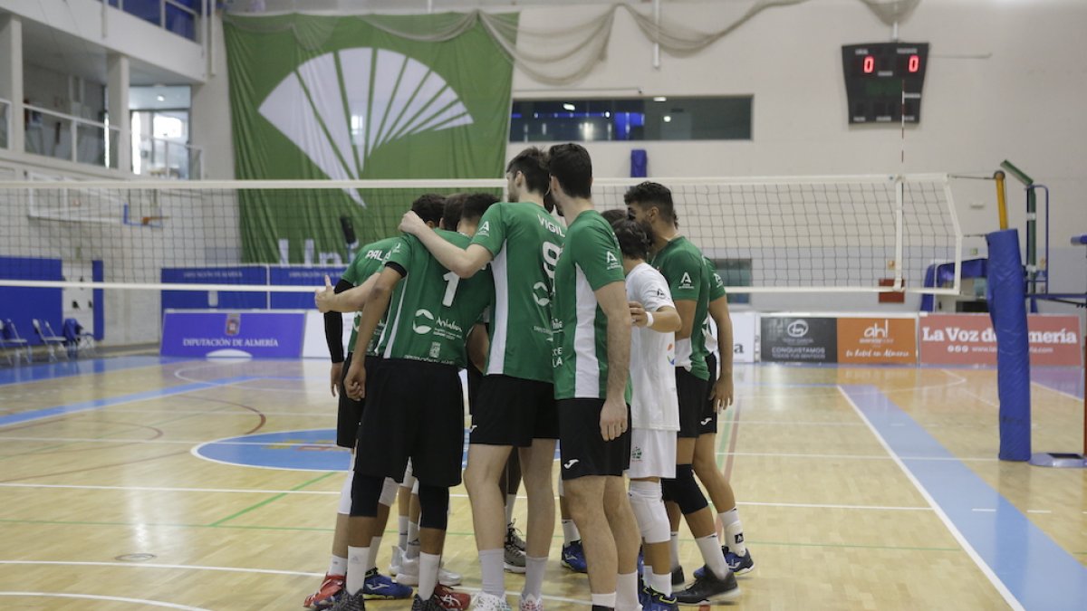 La plantilla ahorradora visita a otro aspirante al título.