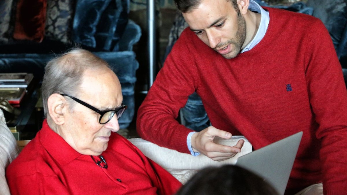 Guillermo de Oliveira entrevistó a Ennio Morricone para el documental ‘Desenterrando Sad Hill’. / Foto: Zapruder Pictures