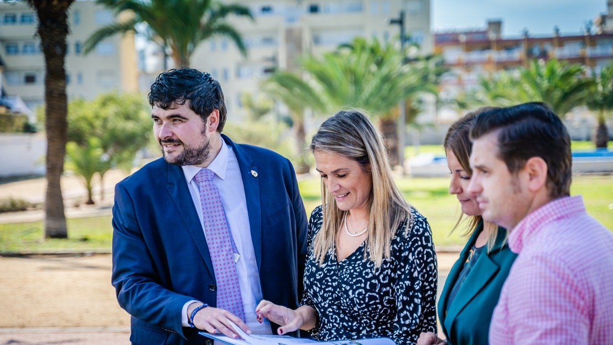 Los concejales Paco Gutiérrez, Susi Ibáñez y José Luis Llamas, de Desarrollo Urbano, junto a la concejal de Contratación, en una imagen de archivo.