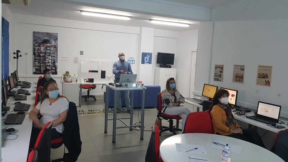 Asistentes al taller impartido en Tíjola.