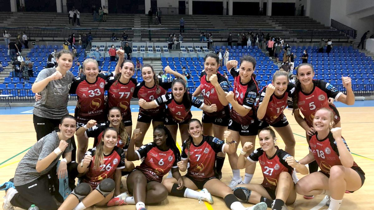 BM. Roquetas Bahía de Almería suma su primera victoria en su visita al Málaga Norte.