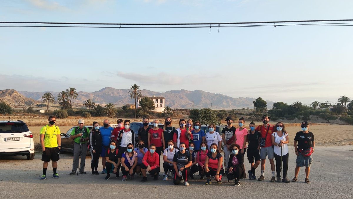 Los participantes en la ruta de Fuente Álamo.