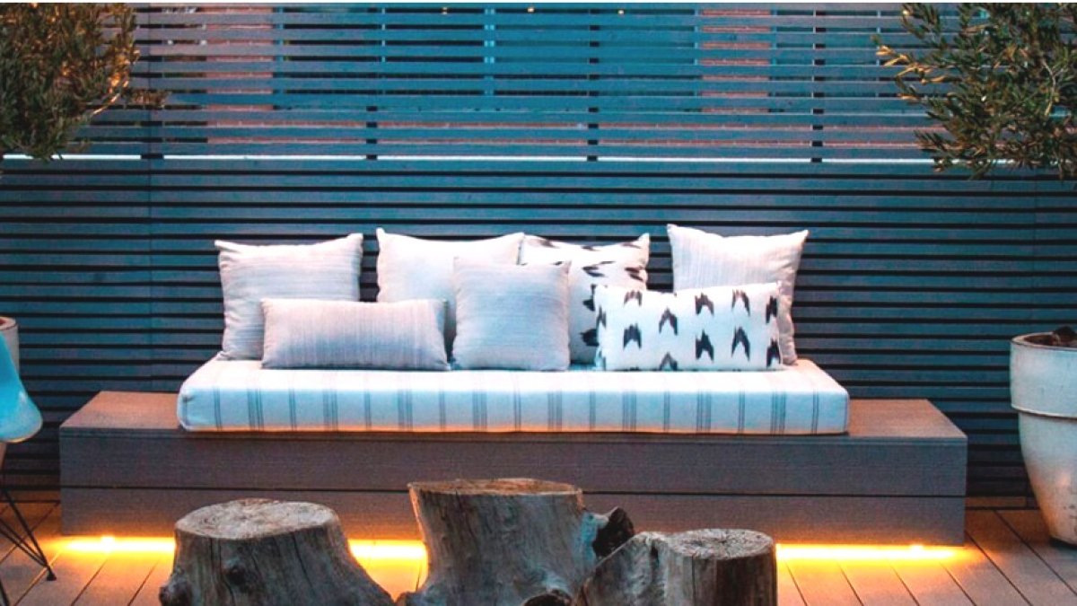 La tarima de Peygran tiene el aspecto de la madera.