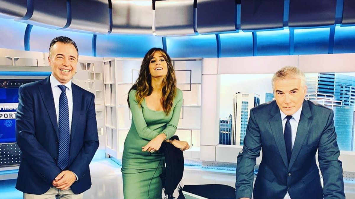 José Antonio Luque, Isabel Jiménez y David Cantero, en el plató de Informativos Telecinco.