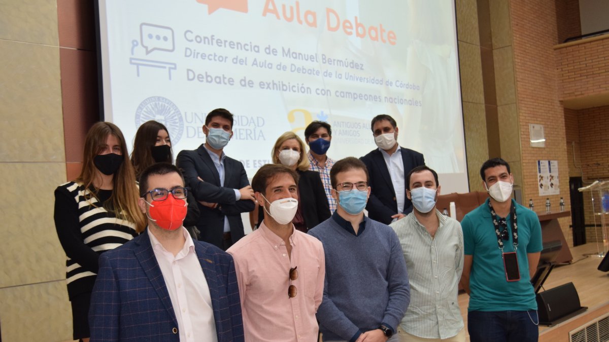 La UAL pone en marcha su Aula de Debate para formar a los ciudadanos del futuro.