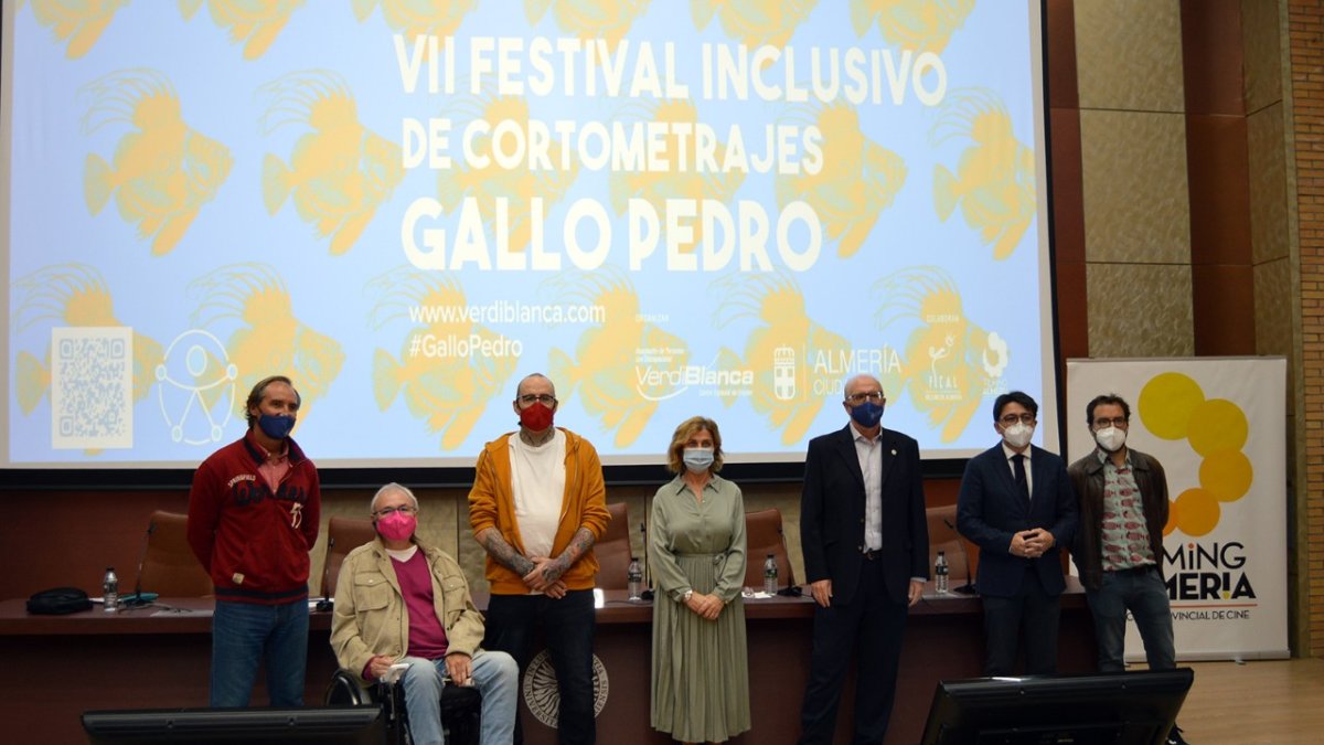 Participantes en el encuentro, esta mañana en la UAL.