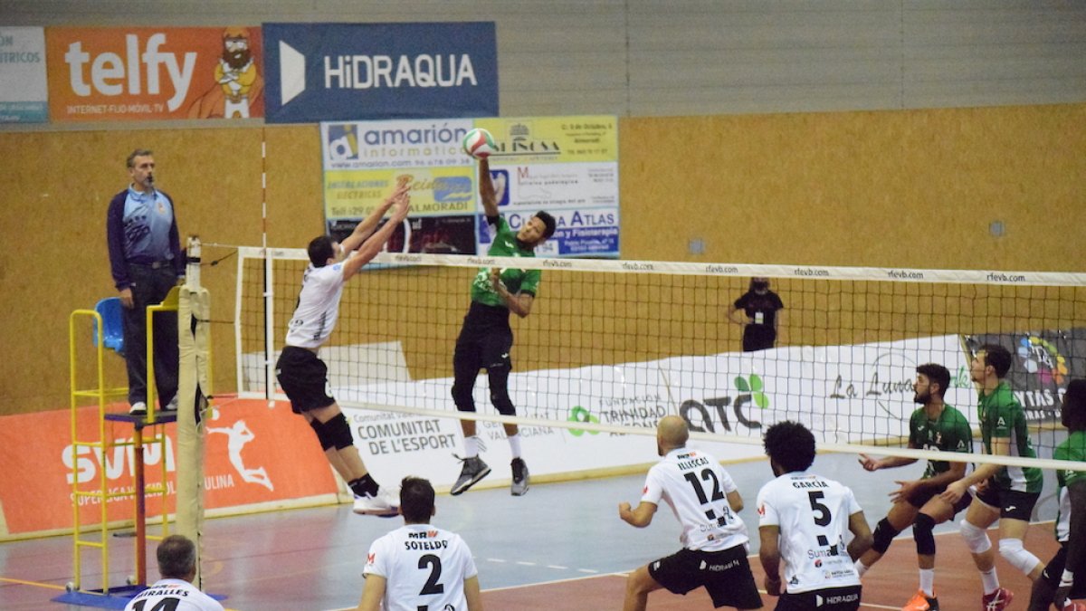 El Unicaja se tuvo que emplear a fondo para vencer.