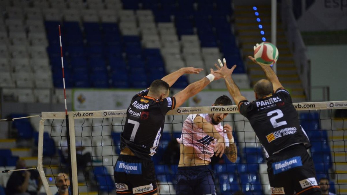 Teruel se coloca líder en solitario de la Superliga.