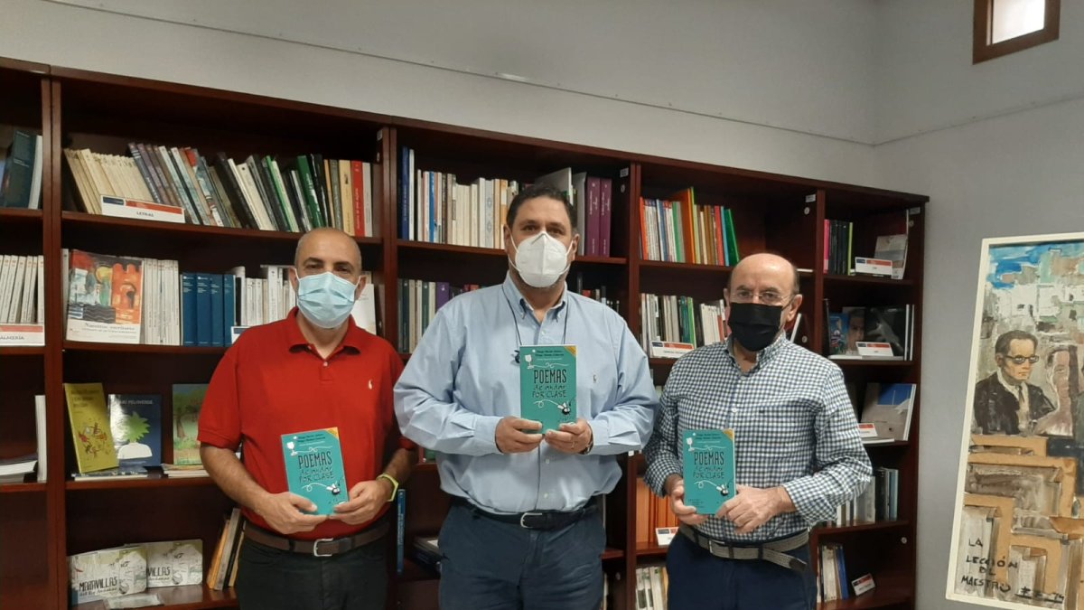 El director del IEA, junto a Diego Reche y Diego Alonso.