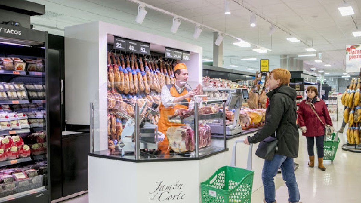 El aforo de los supermercados, reducido.