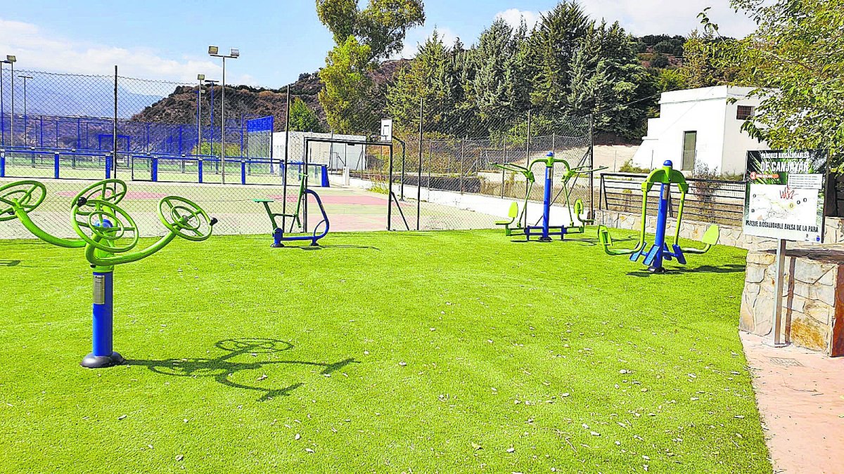 Los elementos lleva incorporados una placa descriptiva de su uso.