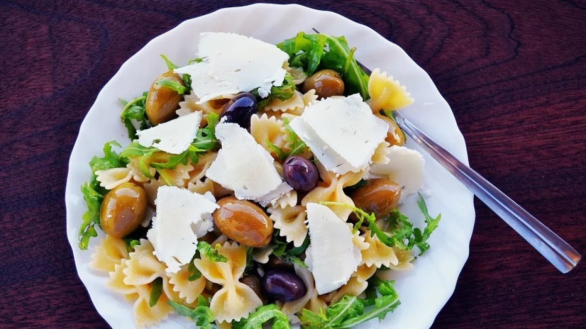 Hoy comemos ensalada de pasta.