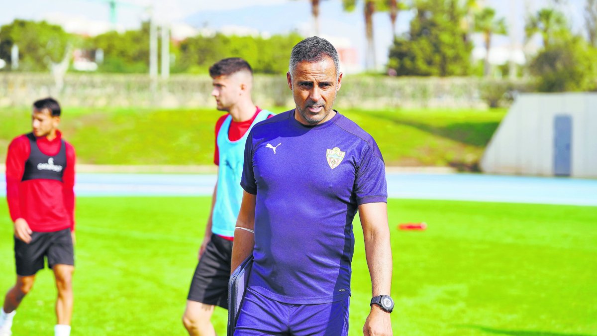José Gomes en el último entrenamiento antes de viajar a Sabadell.