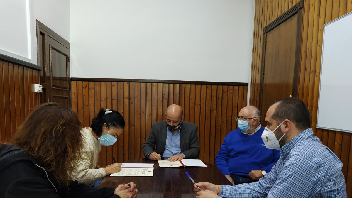 Encuentro mantenido para la firma del convenio.