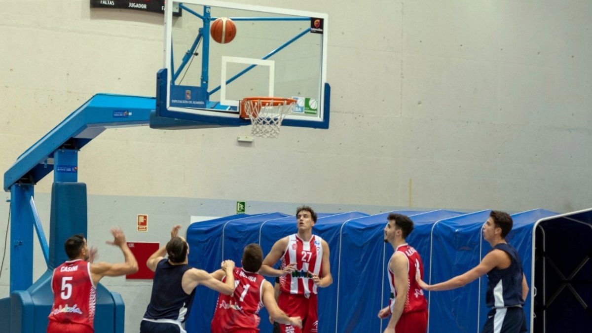 Ecoculture CB Almería busca su primera victoria ante el filial del Unicaja.