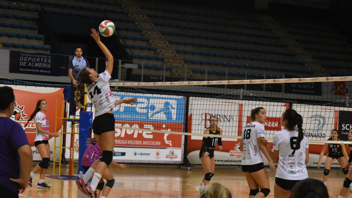 Una jugada del partido.