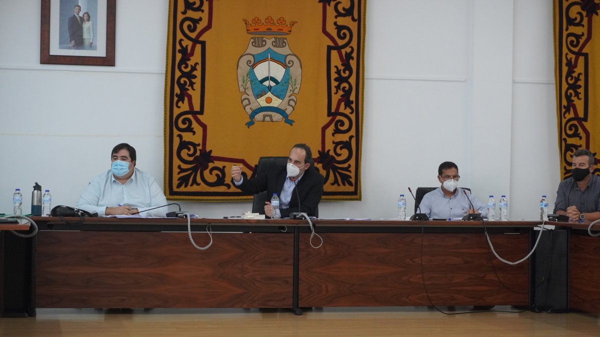 Imagen del último pleno celebrado en Carboneras.