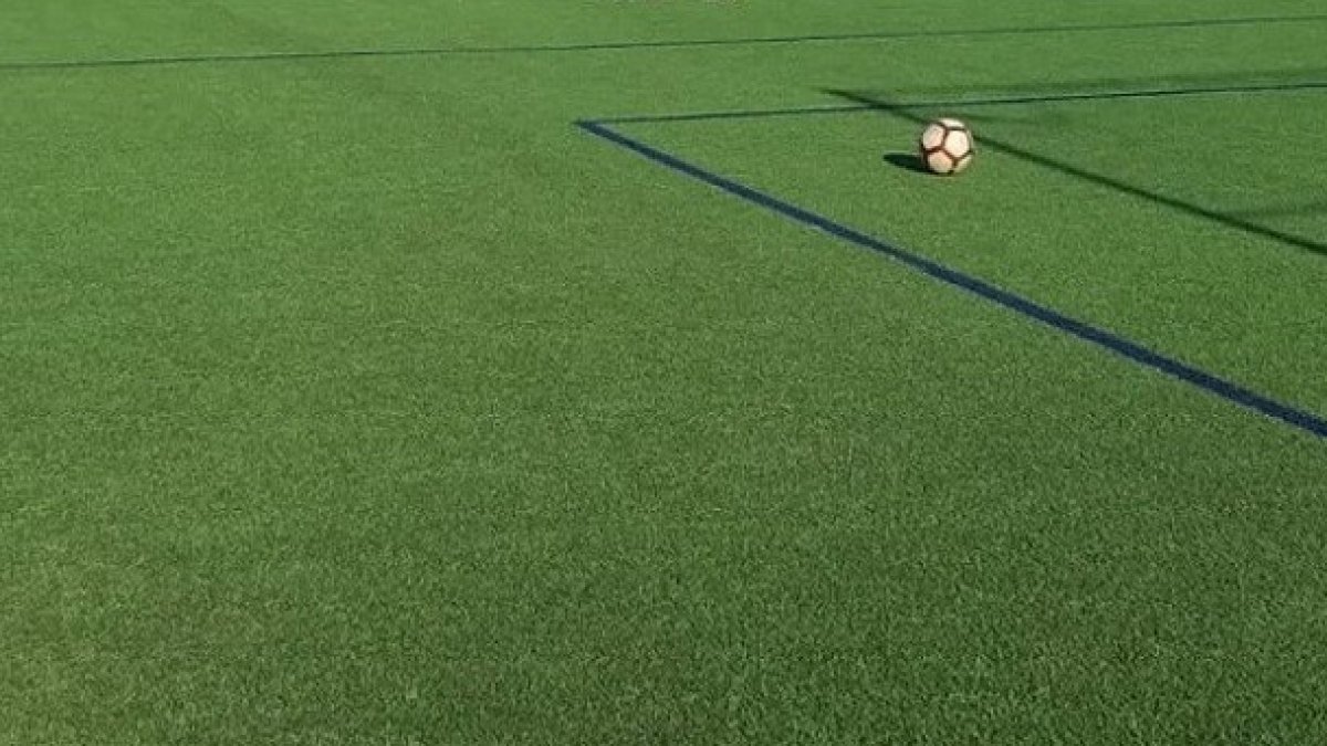 El balón no rodará por el campo de Los Pinos.