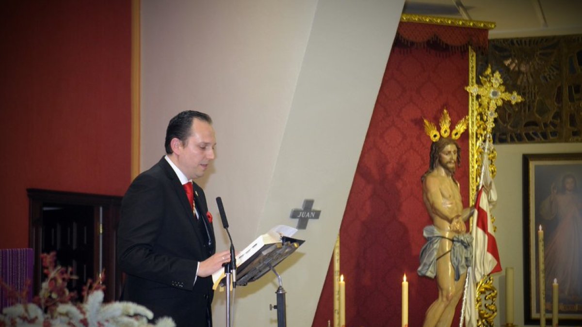 Juan Diego Linares, reelegido hermano mayor.