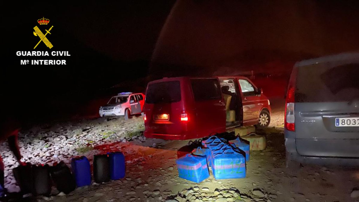 La Guardia Civil detiene a 16 personas de dos organizaciones criminales.