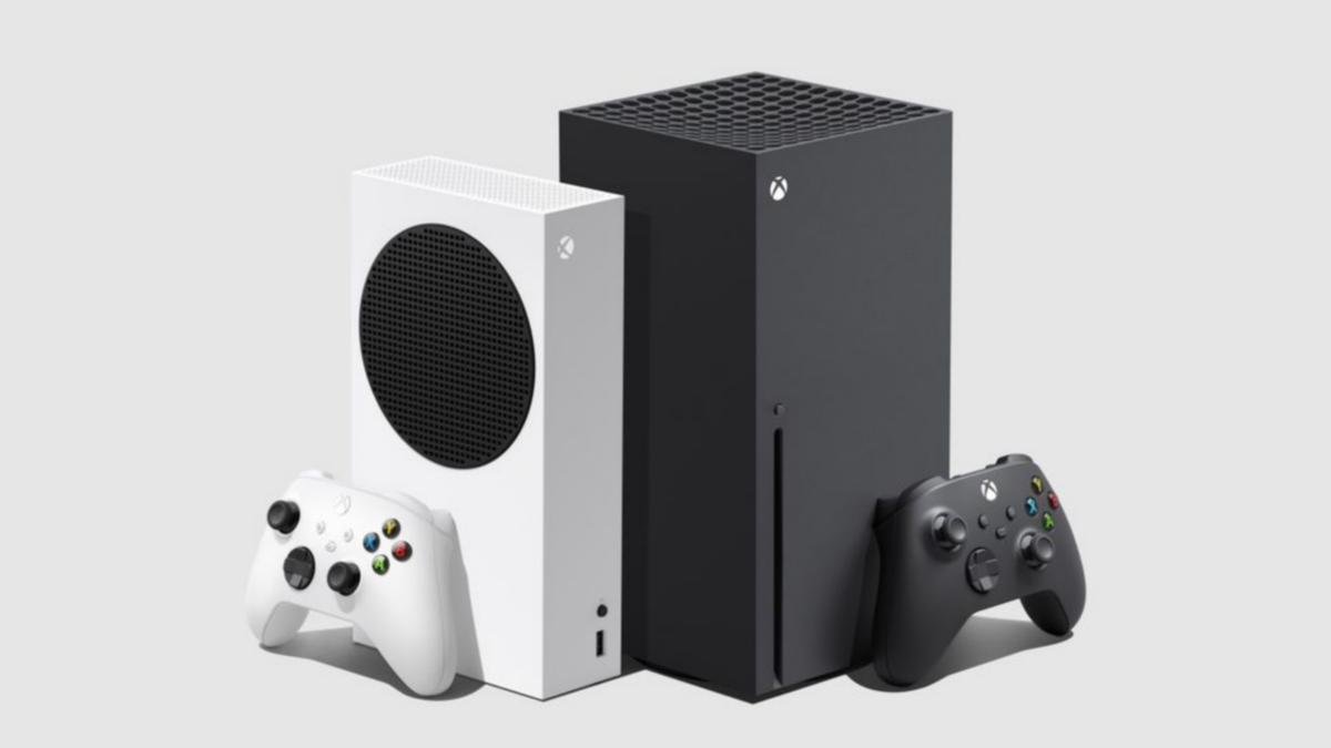 Los modelos de Xbox Series S (izquierda) y Xbox Series X (derecha).