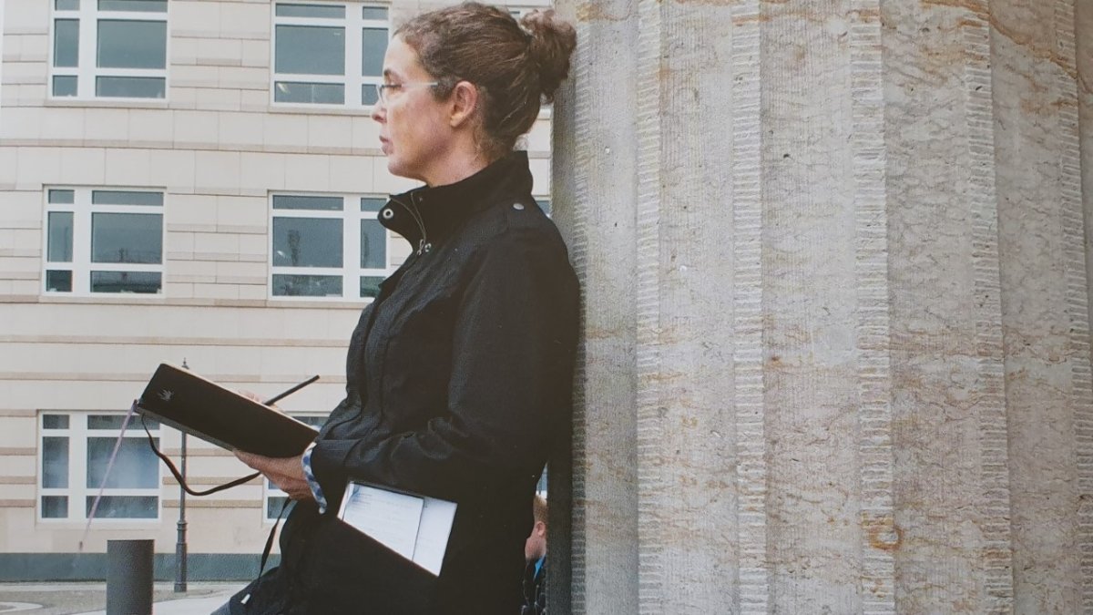Las relaciones que mantiene Lola Valls con la luz y fundamentalmente con el color no es pues algo novedoso.