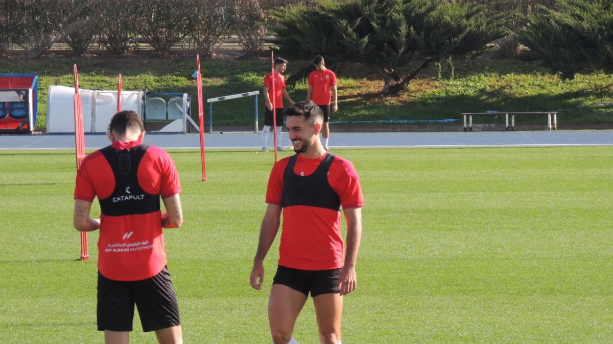 Manu Morlanes es feliz con su titularidad.