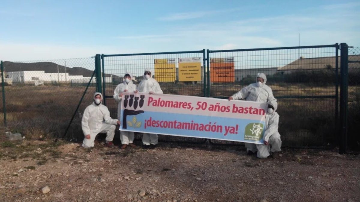 Protesta de Ecologistas en Acción en 2016, con motivo del 50 aniversario del accidente de Palomares.
