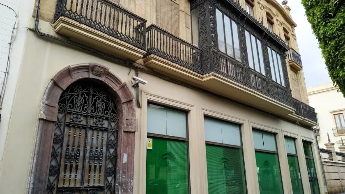 Edificio que será cedido a la UAL.